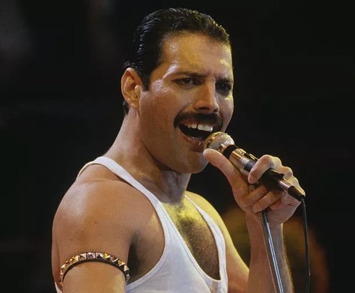 Freddie Mercury's Teeth: The Iconic Smile Behind the Legend