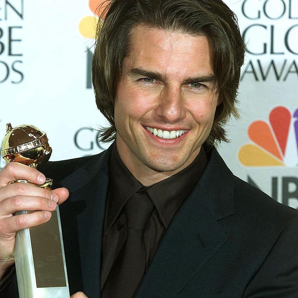 What is Tom Cruise's Tooth colour?