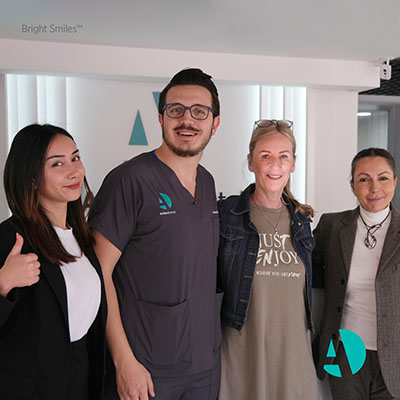 Periodonti Tedavisi Sonrası Mutluluk, AntlaraDental Diş Kliniği Antalya